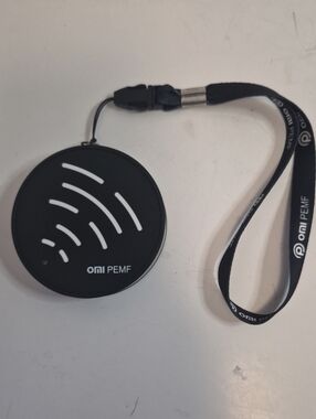 EMF Neutralizer OMI Medallion Protection 8hz Pendant PEMF therapy & Lanyard Well